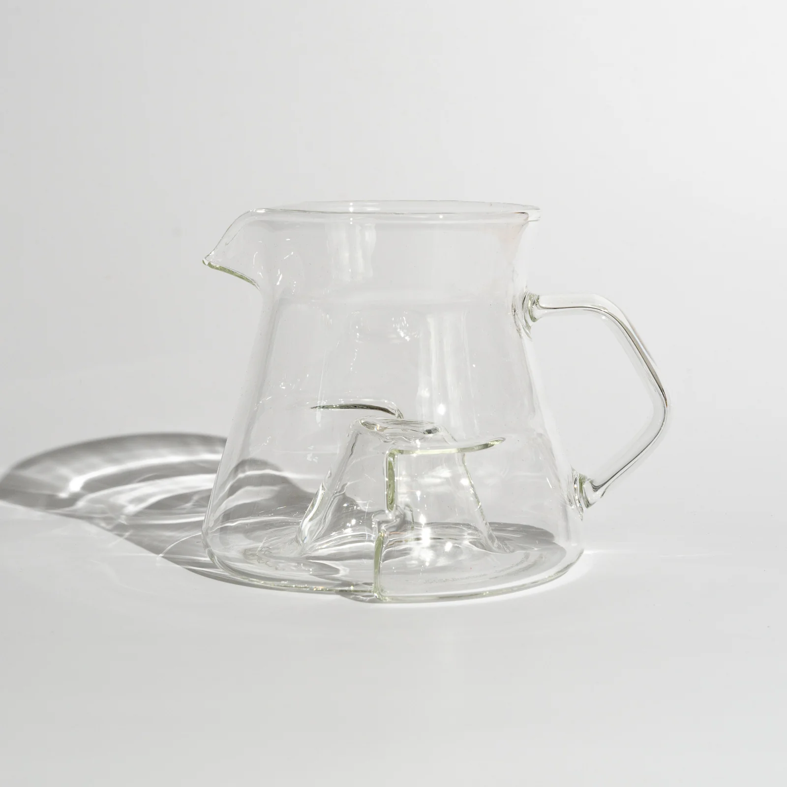 ICOSA - Avensi Wave - Cyclone Carafe - SMALL - Amber