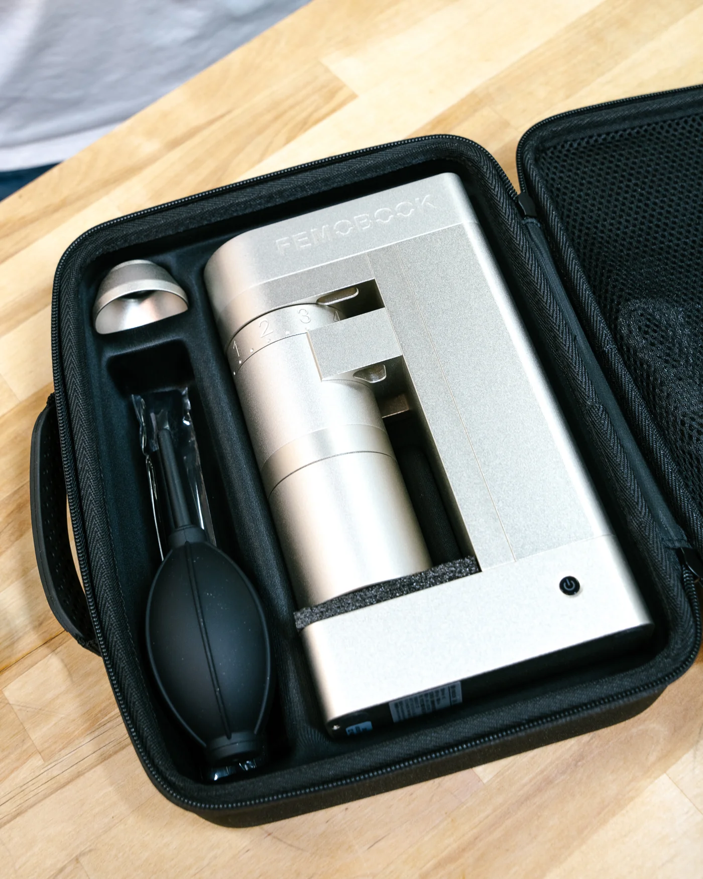 Femobook - A4Z Rechargable Electric Grinder - Black - Image 18